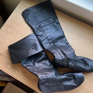 Leather black boots made in Spain